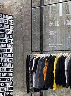 I.T Blue Block, un concepto vanguardista de tienda de moda